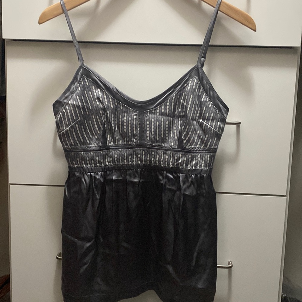 If sexy sleek was a garment 😍
